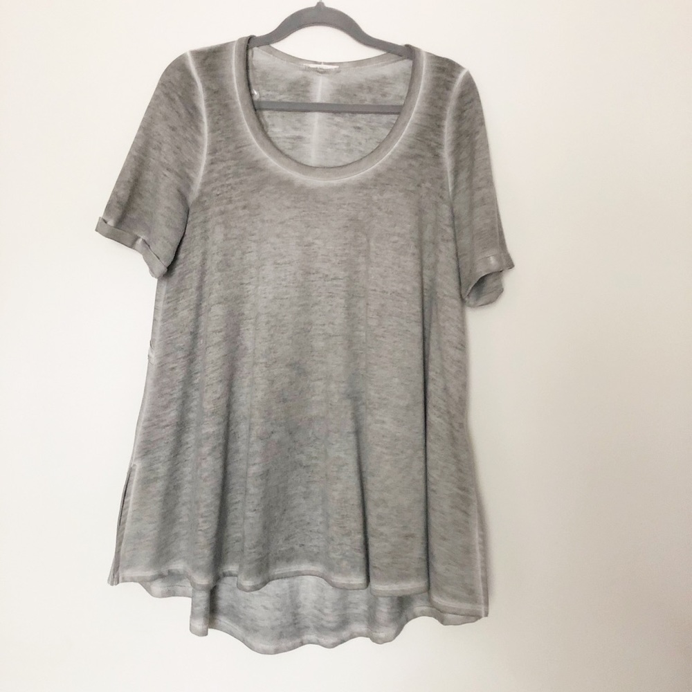 Grey top